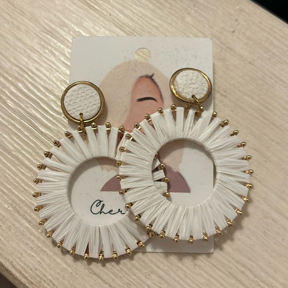 ☁️ Hoop Earrings ☁️ - Picture 1 of 2